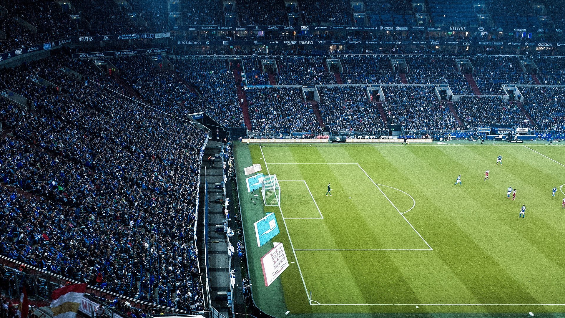 进攻失败后的反抢是否优先由边路球员承担，进攻反击成功